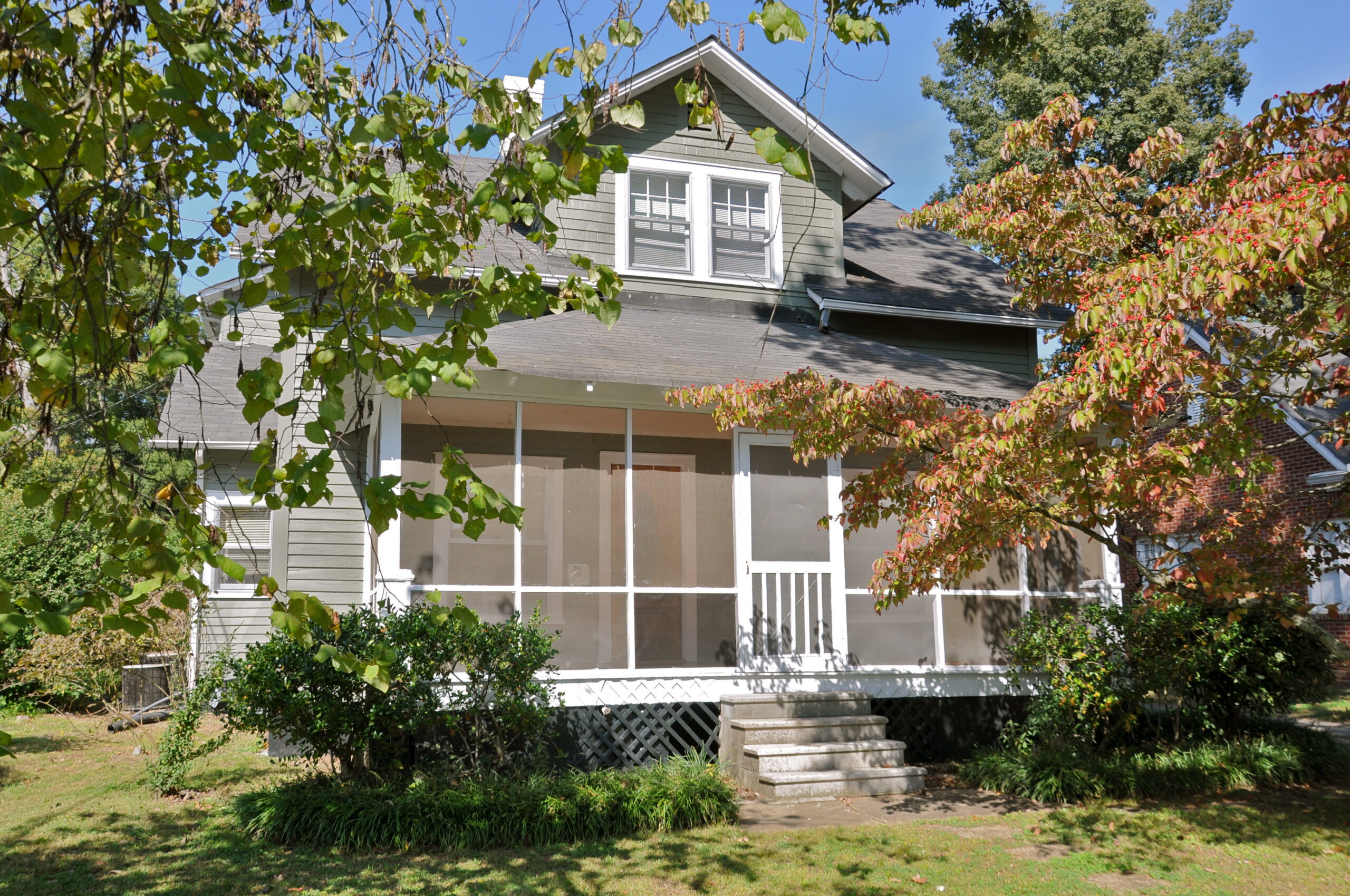 207-1 E 10th Street - 207-1 E 10th Street
